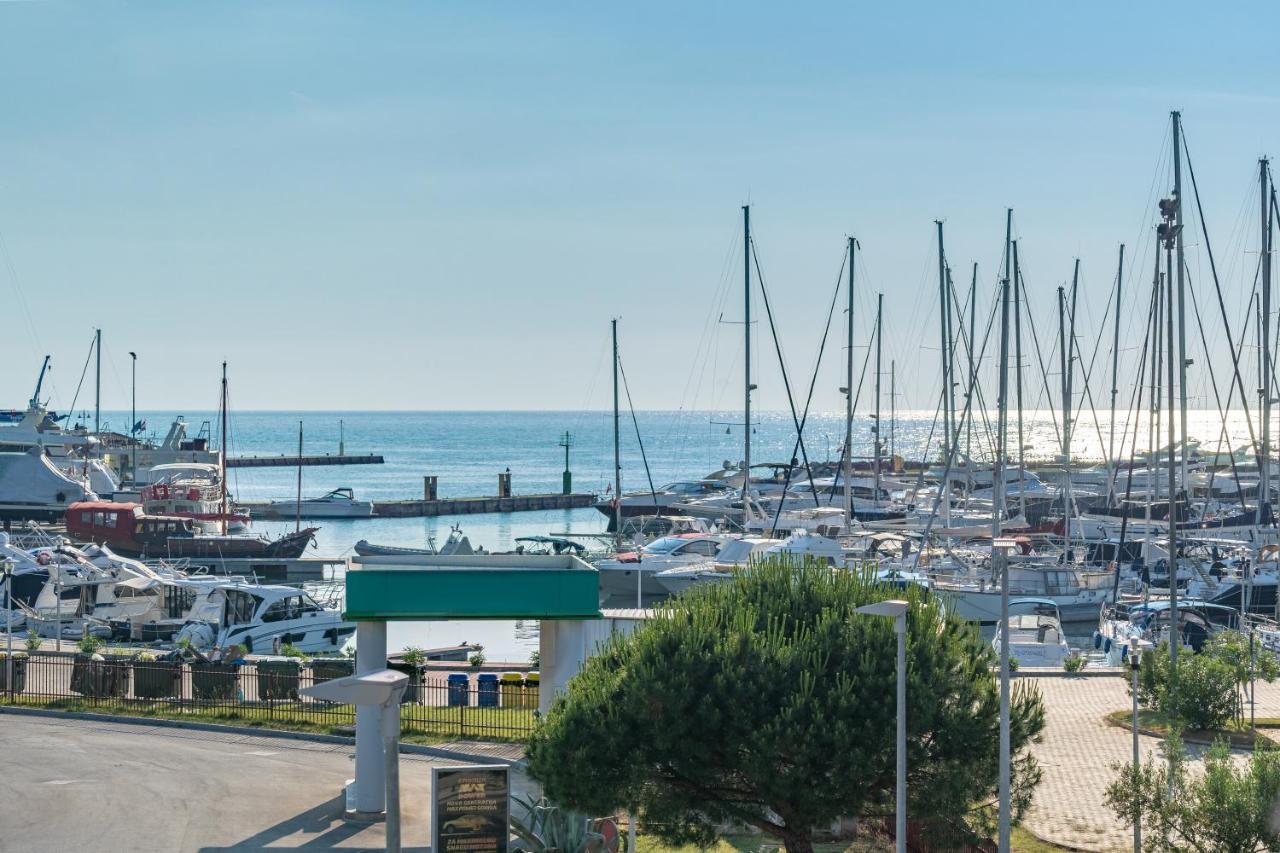 App 2 Daire Novigrad Istria Dış mekan fotoğraf